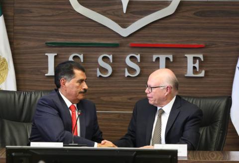 Toma protesta Florentino Castro como Director General del ISSSTE imagen 2