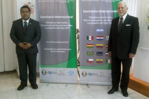  Francisco Mixcoatl, presidente de la Comisión Estatal de Derechos Humanos, y Carlos R. Constela, presidente de la Instituto Latinoamericano del Ombudsman-Defensor del Pueblo