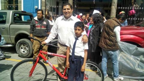 Apoyo decidido a la educación en Tlaltelulco, entrega MAPR 109 bicicletas a alumnos de nivel básico imagen 5