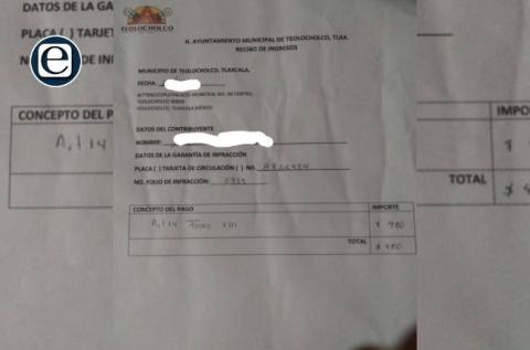 En Teolocholco funcionario de vialidad atraca a choferes con boletas patito