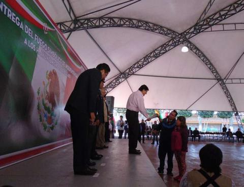 Recibe Tzompantepec llama de Independencia imagen 2