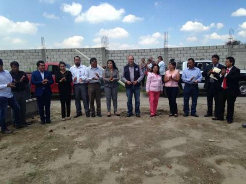 Alcaldesa de Axocomanitla da banderazo de inicio de obras por más de 2.5 millones de pesos imagen 2