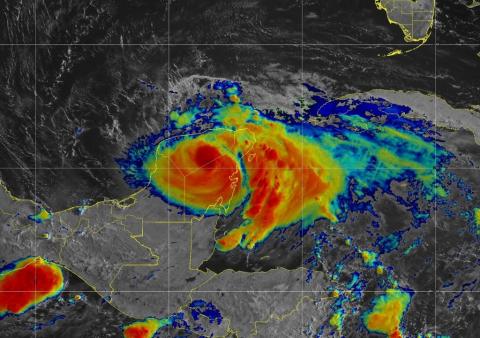 Grace continúa su desplazamiento en tierra sobre la Península de Yucatán