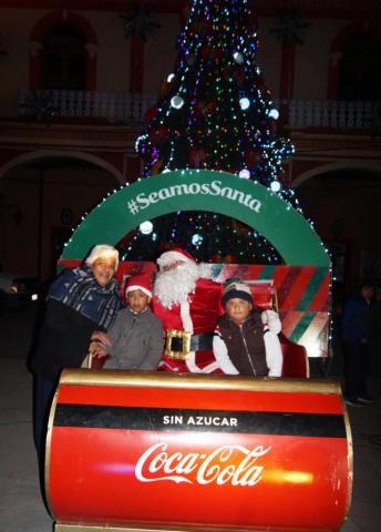 Llego a Calpulalpan la Villa Navideña de Coca Cola imagen 4