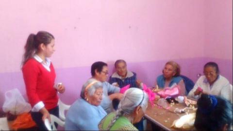 Realizan taller de artesanías para adultos mayores de Tequexquitla imagen 3