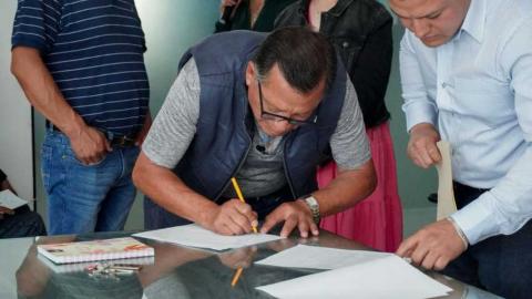 Gobierno de Apizaco firma acuerdos con representantes del transporte público para mejorar la movilidad imagen 1