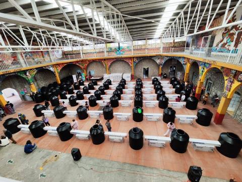 Más de 170 tinacos y calentadores solares subsidiados en apoyo a las familias de Xaltocan