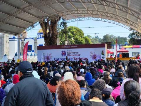 Entrega de Programas Sociales en Xaltocan