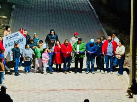 Se realizó el suministro, colocación y conexión de lámparas LED en Ixtacuixtla imagen 2