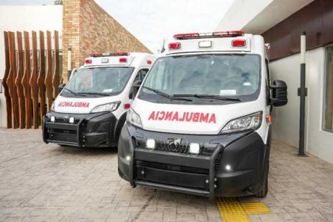 Adquiere Alfonso Sánchez García ambulancia nueva para la capital a través del programa “Peso a Peso” imagen 2