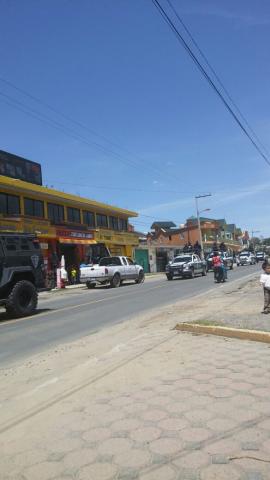 Momento cuando entra fuerza pública en Huactzinco.