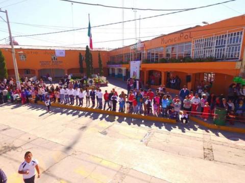 Tradicional desfile del 107 Aniversario de la Revolución Mexicana en Tequexquitla imagen 3