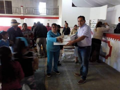 Entrega de paquetes de aves de traspatio en Tequexquitla imagen 3