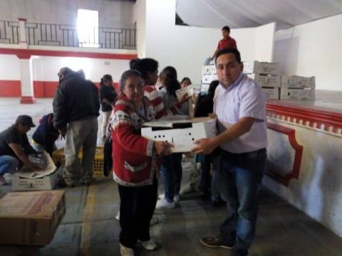 Entrega de paquetes de aves de traspatio en Tequexquitla imagen 5