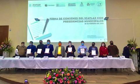 El Gobierno de Tlaltelulco firmó convenio con ICATLAX para capacitar a la población.