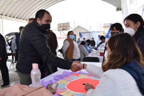 Inaugura Pablo Badillo, alcalde de Apizaco las Ferias de la Salud