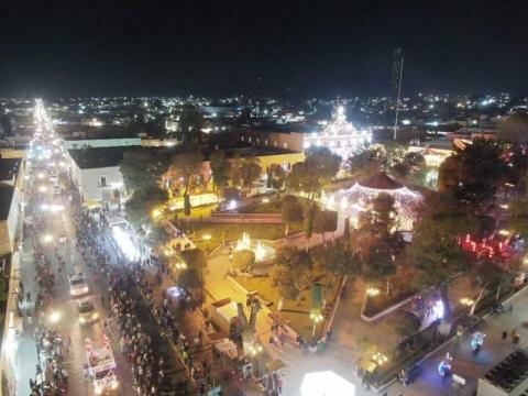 Deslumbrante e inolvidable desfile de navidad de la Aldea Mágica Huamantla 2022 imagen 1