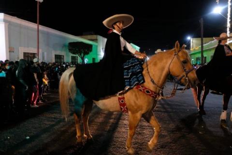 Realizan el tradicional desfile navideño en Tlaxco imagen 8