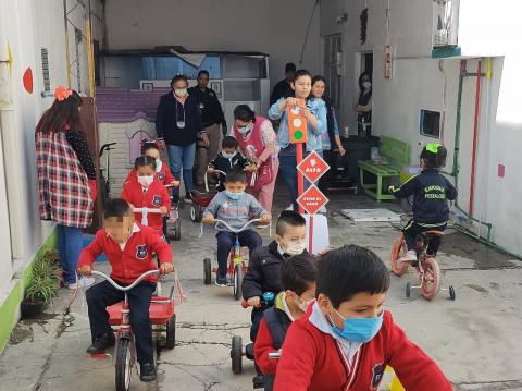 Realizan pláticas en escuelas de Apizaco en beneficio de una convivencia sana imagen 1