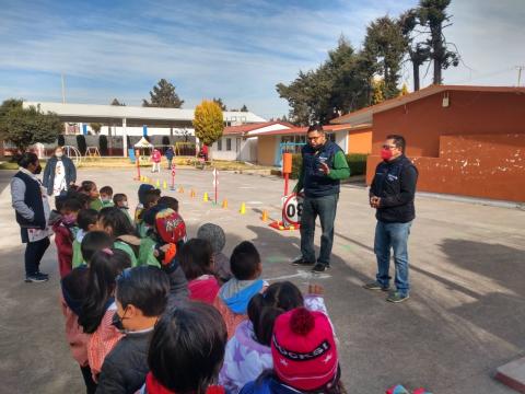 Realizan pláticas en escuelas de Apizaco en beneficio de una convivencia sana imagen 2