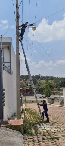 Alcalde de Apetatitlán programa nuevos proyectos en materia de alumbrado público imagen 1