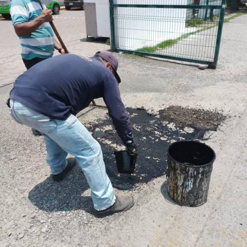 Personal del Ayuntamiento de Apetatitlán realiza trabajos de mantenimiento en la Unidad Petroquímica imagen 7