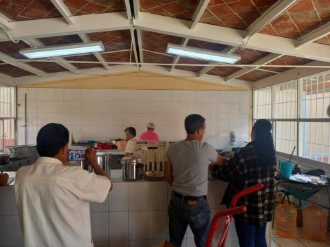 Gobierno de Apetatitlán entrega utensilios para los tres comedores que operan en las comunidades imagen 2