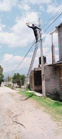 Intenso programa de rehabilitación de alumbrado público en comunidades y cabecera de Apetatitlán imagen 10