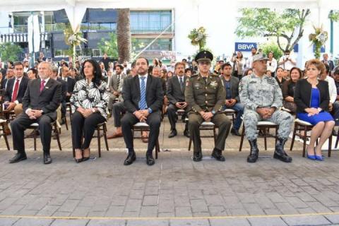 Entregan en Apizaco mérito ciudadano a la Escuela Secundaria Federal Número 1 imagen 8