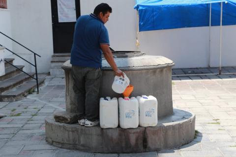 Agua milagrosa de la Defensa imagen 1