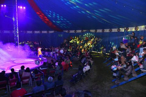 Circo de los Hermanos Luna impone alegría y convivencia familiar en Apetatitlán imagen 4