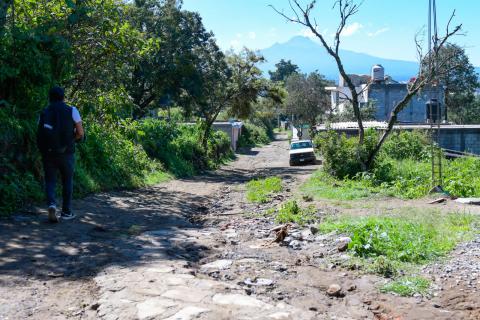 Ejecutan obra de drenaje en la calle Zahuapan en la comunidad de Belén Atzizimititlán imagen 6
