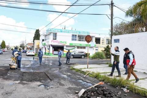 Cuadrillas especiales se encuentran bacheando diferentes calles de Apizaco imagen 2