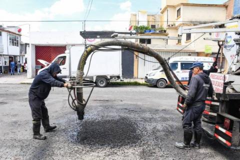 Cuadrillas especiales se encuentran bacheando diferentes calles de Apizaco imagen 5