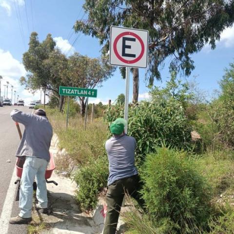 Gobierno de Apetatitlán coloca señalética vial y peatonal en la zona de hospitales imagen 5