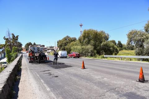 Continúan trabajos de bacheo en Apizaco imagen 2