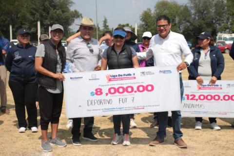 Fiesta familiar y deportiva en Apetatitlán; Anónimas y Barcelona refrenda su titulo imagen 2