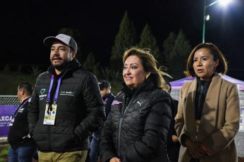Gran ambiente se vivió durante el partido de voleibol en Apizaco imagen 3