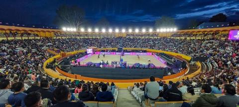 Gran ambiente se vivió durante el partido de voleibol en Apizaco imagen 4