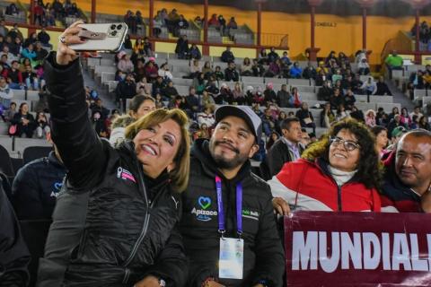 Gran ambiente se vivió durante el partido de voleibol en Apizaco imagen 6