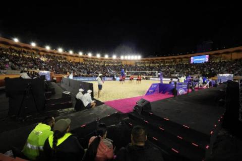 Partidos de octavos de final de voleibol se viven al máximo en Apizaco imagen 10