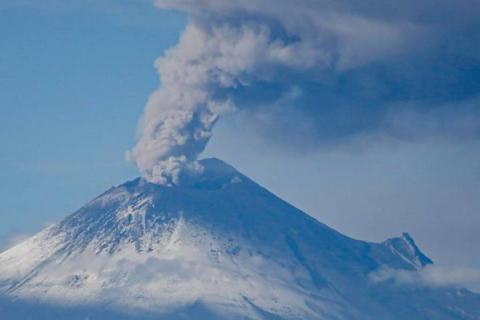 Con actividad amanece volcán Popocatépetl imagen 1