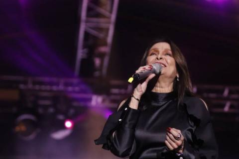 Daniela Romo volvió para conquistar corazones en el teatro del pueblo imagen 1