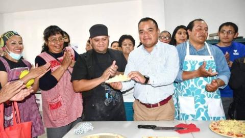 Gran éxito el taller de cocina tradicional, nutritiva, creativa y repostería en Apetatitlán imagen 2