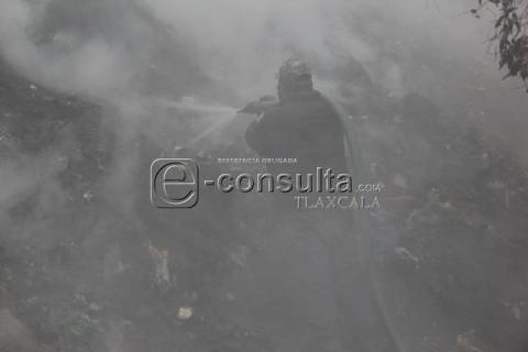 Suman esfuerzos en Panotla para combatir incendio imagen 7