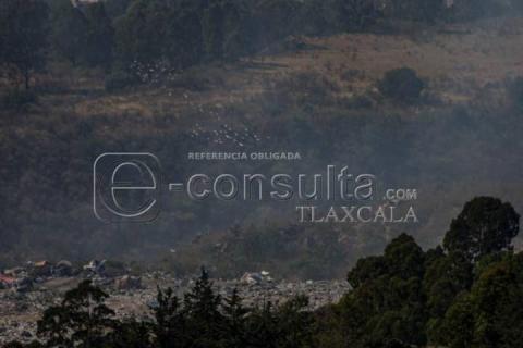 Aún sin poder controlar incendio en relleno sanitario Tonsil imagen 4