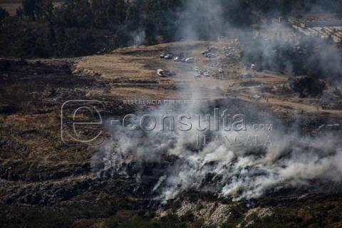 Aún sin poder controlar incendio en relleno sanitario Tonsil imagen 8