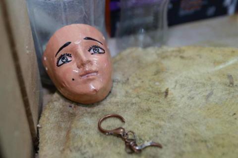 Persiste en las nuevas generaciones la elaboración de máscaras de huehue para carnaval imagen 7