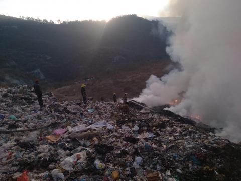 Atiende gobierno estatal brote de incendio en relleno sanitario de Panotla imagen 4