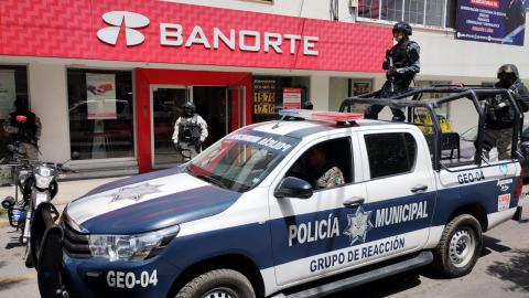 Implementa Policía Municipal de Apizaco el operativo "Zona Bancaria y Cuentahabiente Seguro" imagen 4